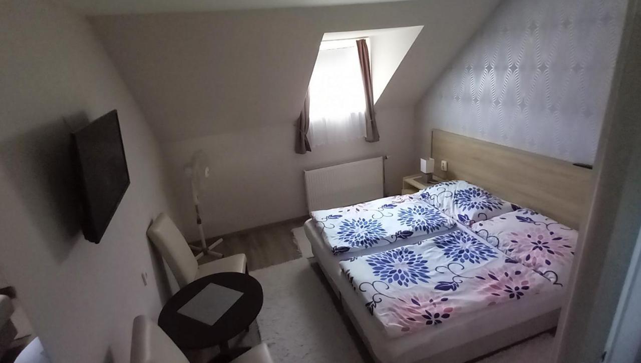 Hajnalka vendégház Bük Esterno foto