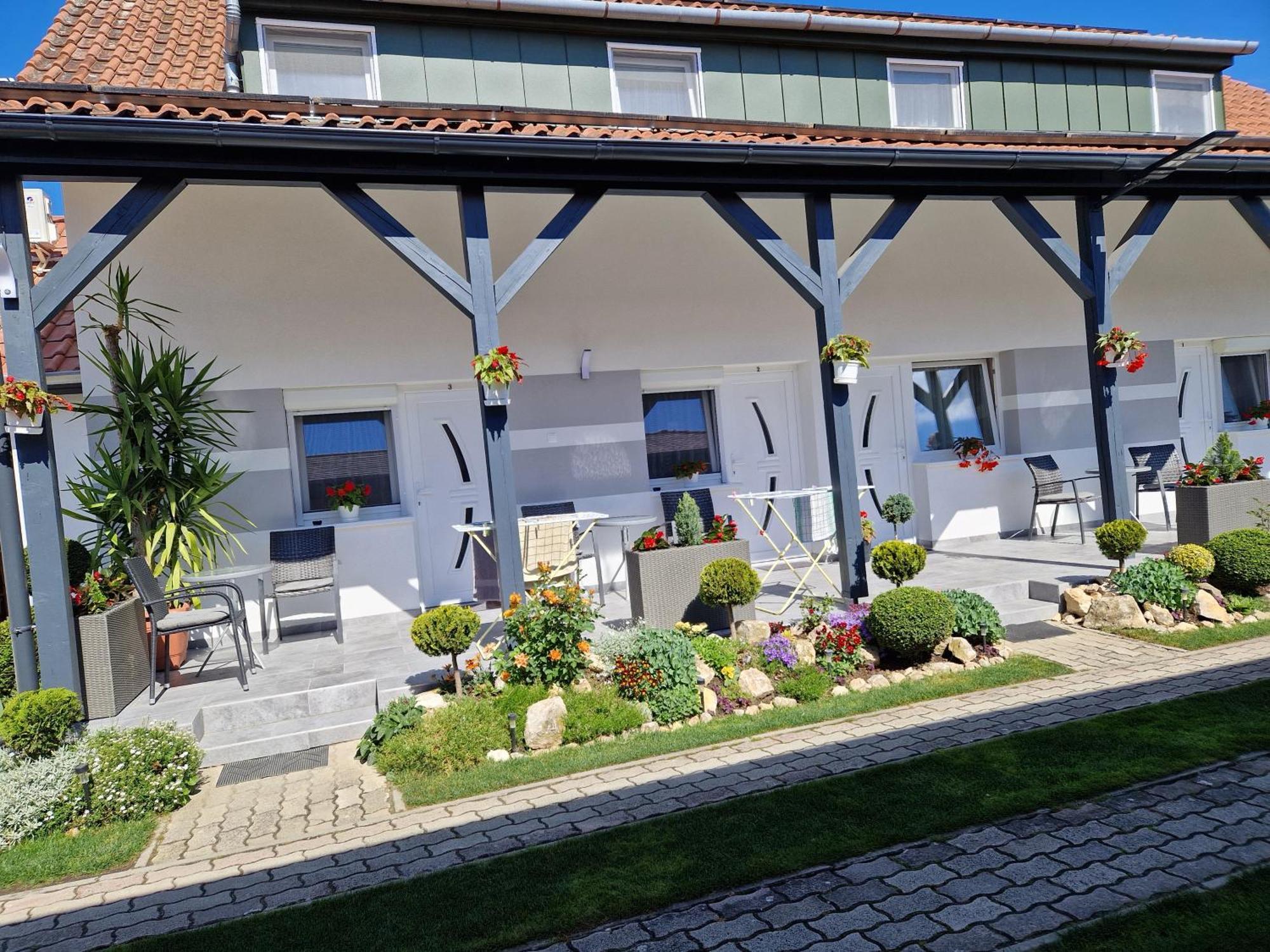 Hajnalka vendégház Bük Esterno foto